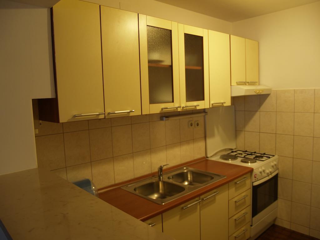 Apartments Pharia Jelsa  Ruang foto